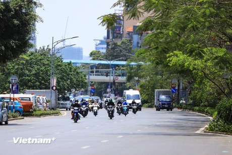 Hà Nội ngày nắng nóng, chiều tối có mưa rào và dông vài nơi