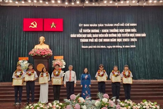 TP Hồ Chí Minh: Khen thưởng 569 học sinh, giáo viên giỏi năm học 2023-2024