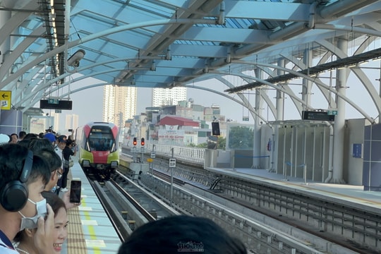 Vận hành tuyến đường sắt trên cao Nhổn - ga Hà Nội Mong mỏi của người dân đã trở thành hiện thực