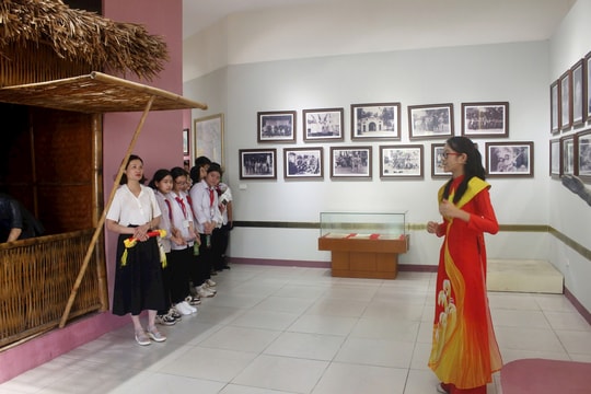 Huyện Đan Phượng tổ chức thi Hướng dẫn viên Nhà truyền thống