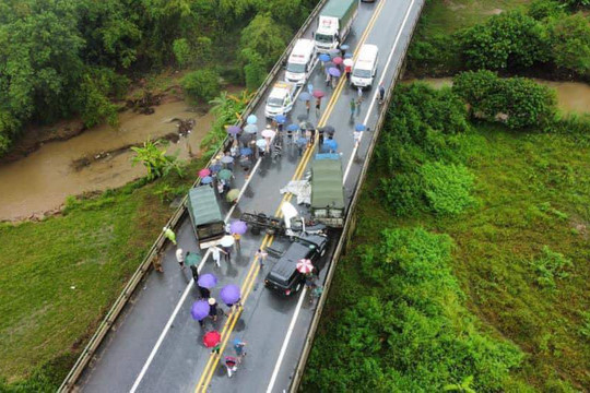 Tai nạn liên hoàn trên cao tốc Nội Bài - Lào Cai khiến 1 người tử vong