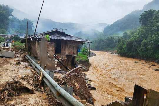 Thủ tướng Chính phủ chỉ đạo tập trung ứng phó nguy cơ mưa lũ, sạt lở đất tại Bắc Bộ