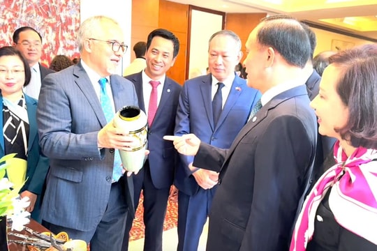 Đoàn đại biểu thành phố Hà Nội thăm, làm việc tại Chi-lê
