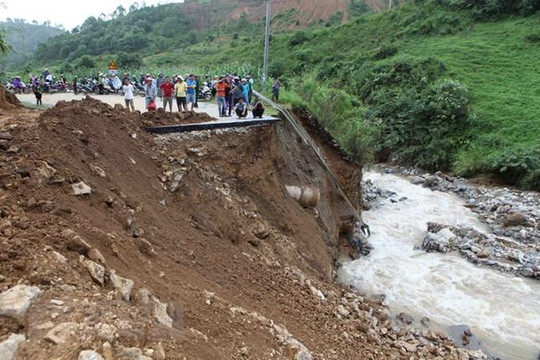 Mưa lớn, miền Bắc ứng phó lũ quét, sạt lở đất, ngập lụt