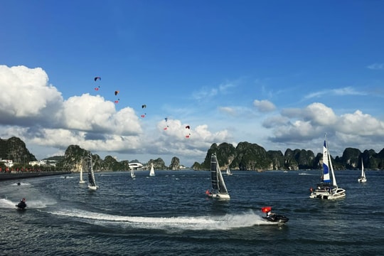 Quảng Ninh lần đầu tổ chức lễ hội thuyền buồm, mô tô nước, dù bay