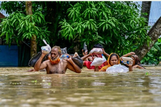 Gần 300.000 người Bangladesh phải di dời khẩn cấp sau lũ lụt