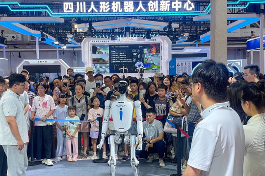 Trung Quốc thúc đẩy trí tuệ nhân tạo trong nghiên cứu và chế tạo robot