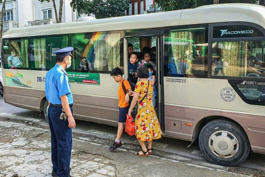 Hà Nội: Phát hiện một số xe đưa đón học sinh không bảo đảm chất lượng, tiềm ẩn nguy cơ mất an toàn