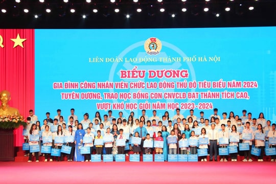 TRỰC TUYẾN: Biểu dương gia đình, khích lệ con công nhân, viên chức, lao động Thủ đô tiêu biểu