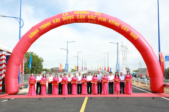 Khánh thành cây cầu trọng điểm phía Nam thành phố Hồ Chí Minh rút ngắn đi lại 10km cho người dân