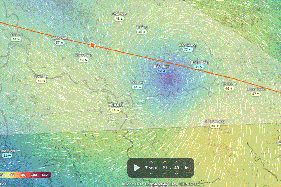 Video: Hướng đi của tâm mắt bão lúc 22h đã vào Bắc Ninh, sượt qua Hà Nội