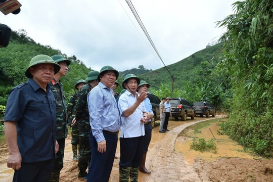 Phó Thủ tướng Chính phủ, Bộ trưởng Bộ Tài chính Hồ Đức Phớc: Hòa Bình cần khẩn trương khắc phục những điểm sạt lở trên các tuyến đường