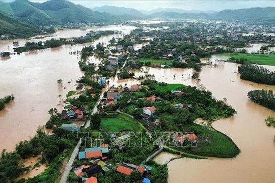 Mưa lớn gây ngập lụt, cô lập nhiều nơi ở Bắc Giang