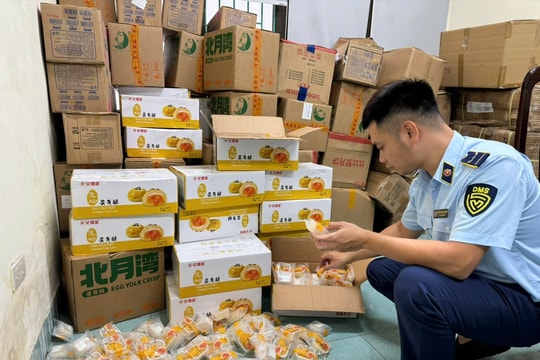 Ngăn chặn hơn 13.000 sản phẩm bánh trung thu nhập lậu ra thị trường