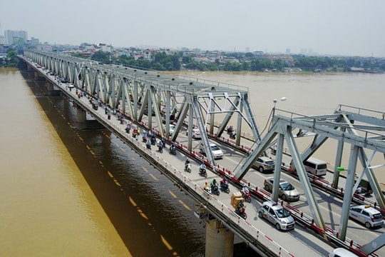 Cầu Chương Dương vẫn bảo đảm khả năng chịu lực, hoạt động bình thường
