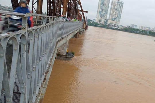 Quận Hoàn Kiếm: Lên phương án bảo vệ các điểm đê xung yếu