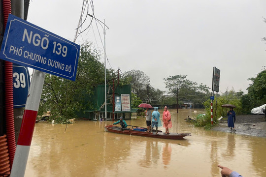 Quận Hoàn Kiếm: Di dời 46 hộ ven sông Hồng khỏi khu vực nguy hiểm