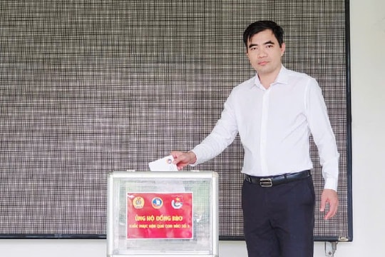 Cán bộ, sinh viên Sư phạm TDTT Hà Nội chung tay ủng hộ đồng bào khắc phục ảnh hưởng bão số 3