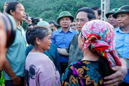 Thủ tướng Phạm Minh Chính: Đặt sức khỏe, tính mạng của người dân lên trên hết, trước hết