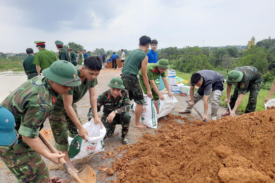 22.719 lượt cán bộ, chiến sĩ Thủ đô tham gia khắc phục hậu quả bão số 3