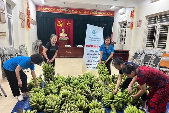 Hội phụ nữ quận Thanh Xuân hỗ trợ tiêu thụ nông sản cho bà con vùng lũ