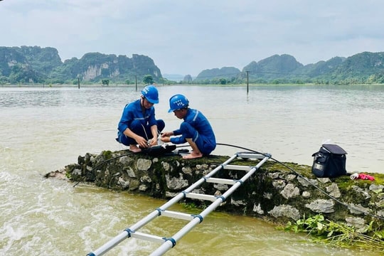 Bảo đảm thông tin liên lạc ứng phó với bão số 10