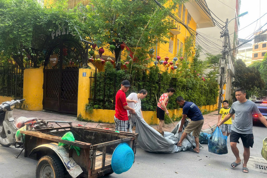 Quận Hà Đông và Thanh Xuân ra quân tổng vệ sinh môi trường