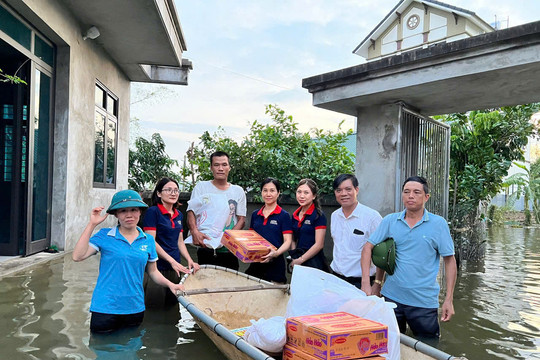 Phụ nữ Thủ đô đồng hành, san sẻ khó khăn với hội viên và nhân dân