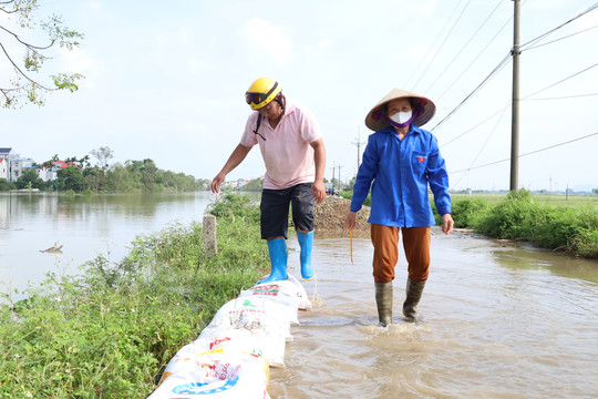 Lũ sông Tích, Bùi, Cầu, Cà Lồ rút chậm, ngoại thành Hà Nội ngập lụt nhiều ngày tới