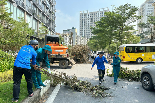 Quận Tây Hồ: Chung sức tổng vệ sinh môi trường sau bão số 3