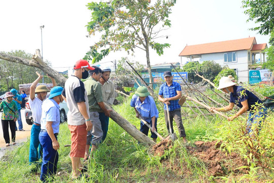 Hà Nội: Chung tay vì cảnh quan môi trường sạch đẹp sau bão số 3