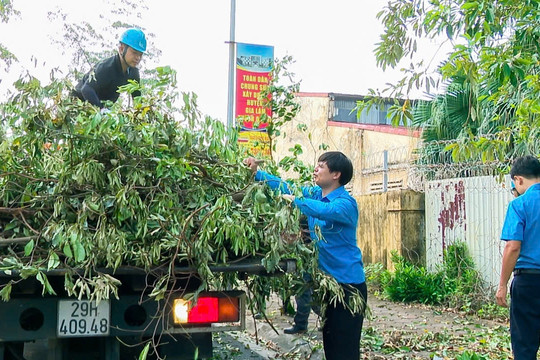 Gia Lâm: 2.600 đoàn viên công đoàn tham gia tổng vệ sinh môi trường