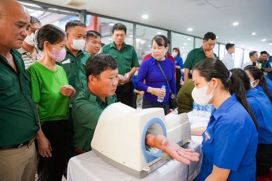1.000 người được khám, tầm soát bệnh lý tim mạch và thận