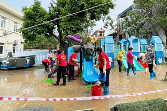 Các trường học của Hà Nội khẩn trương khắc phục hậu quả bão số 3: Giữ an toàn cho học sinh