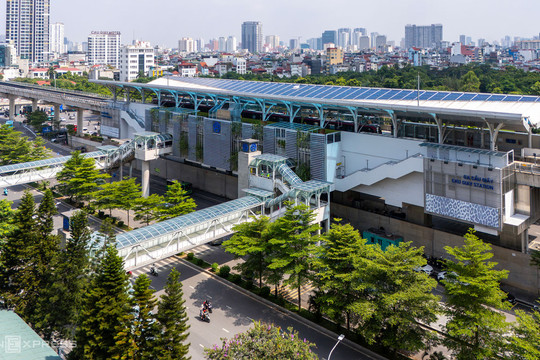 Bến tàu điện Cầu Giấy