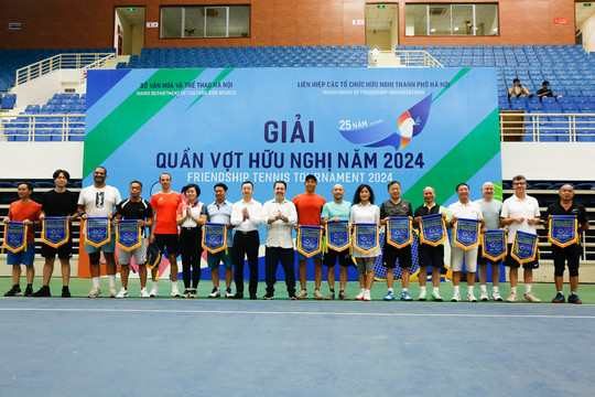 Sôi động Giải Quần vợt hữu nghị 2024