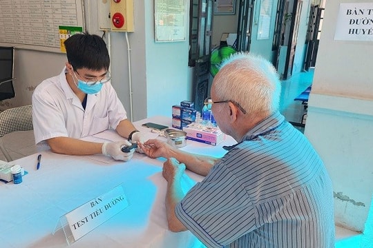 Huyện Mê Linh (Hà Nội) Khám sàng lọc miễn phí bệnh đái tháo đường cho người cao tuổi