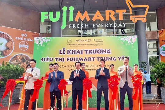 Khai trương siêu thị FujiMart mới