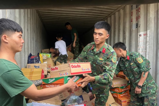 TP Hồ Chí Minh: Đã tiếp nhận hơn 220 tỷ đồng và nhiều hàng hóa ủng hộ đồng bào vùng bão lũ