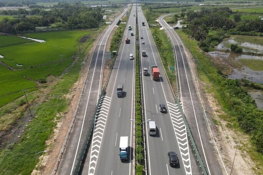 Đề xuất tạm dừng thu phí khi chất lượng đường xuống cấp