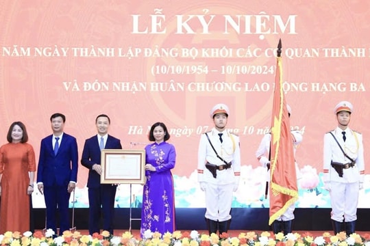 Đảng ủy Khối các cơ quan thành phố Hà Nội đón nhận Huân chương Lao động hạng Ba