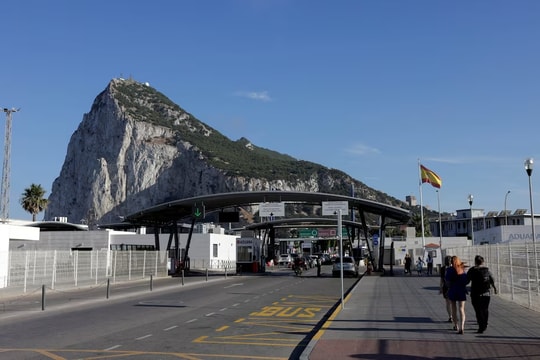 Tây Ban Nha thúc giục Anh sớm ký thỏa thuận về đảo tranh chấp Gibraltar