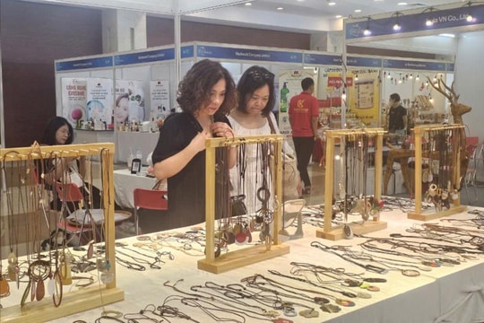 450 gian hàng tham gia hội chợ hàng thủ công mỹ nghệ Hà Nội