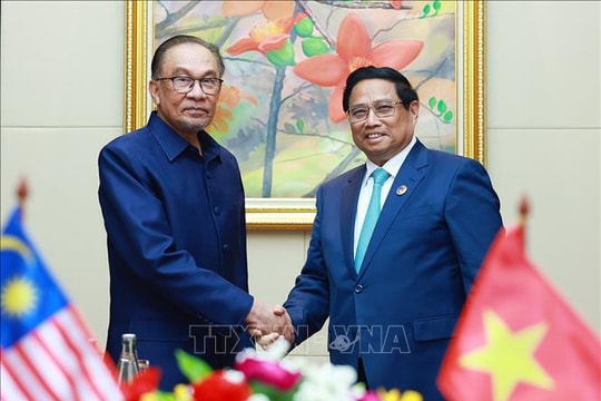Hội nghị Cấp cao ASEAN: Thủ tướng Phạm Minh Chính hội kiến Thủ tướng Malaysia Anwar Ibrahim