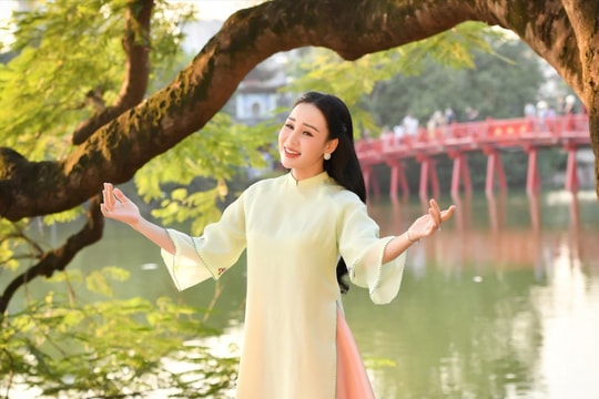 “Sao Mai” Khánh Ly kể về “Hà Nội những ngày tháng cũ” trong MV mới