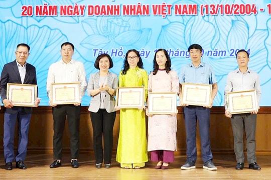 Quận Tây Hồ: Tôn vinh 20 doanh nghiệp, cơ sở sản xuất kinh doanh tiêu biểu