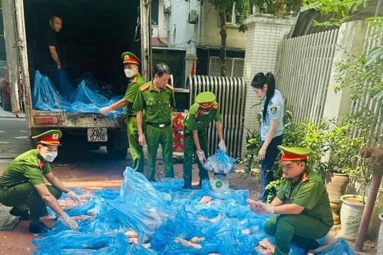 Ngăn chặn hơn 1 tấn “chân giò bẩn” chuẩn bị tung ra thị trường