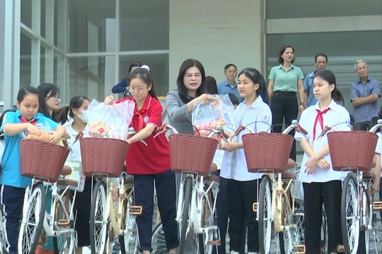 Gia Lâm: Tiếp nhận ủng hộ Quỹ "Vì người nghèo" hơn 2,5 tỷ đồng