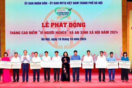 Hà Nội tiếp nhận 27,6 tỷ đồng ủng hộ Quỹ “Vì người nghèo” và an sinh xã hội