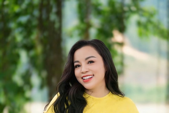 NSƯT Tố Nga đắm say với “Tình ta Hà Tĩnh” của Ngọc Lê Ninh